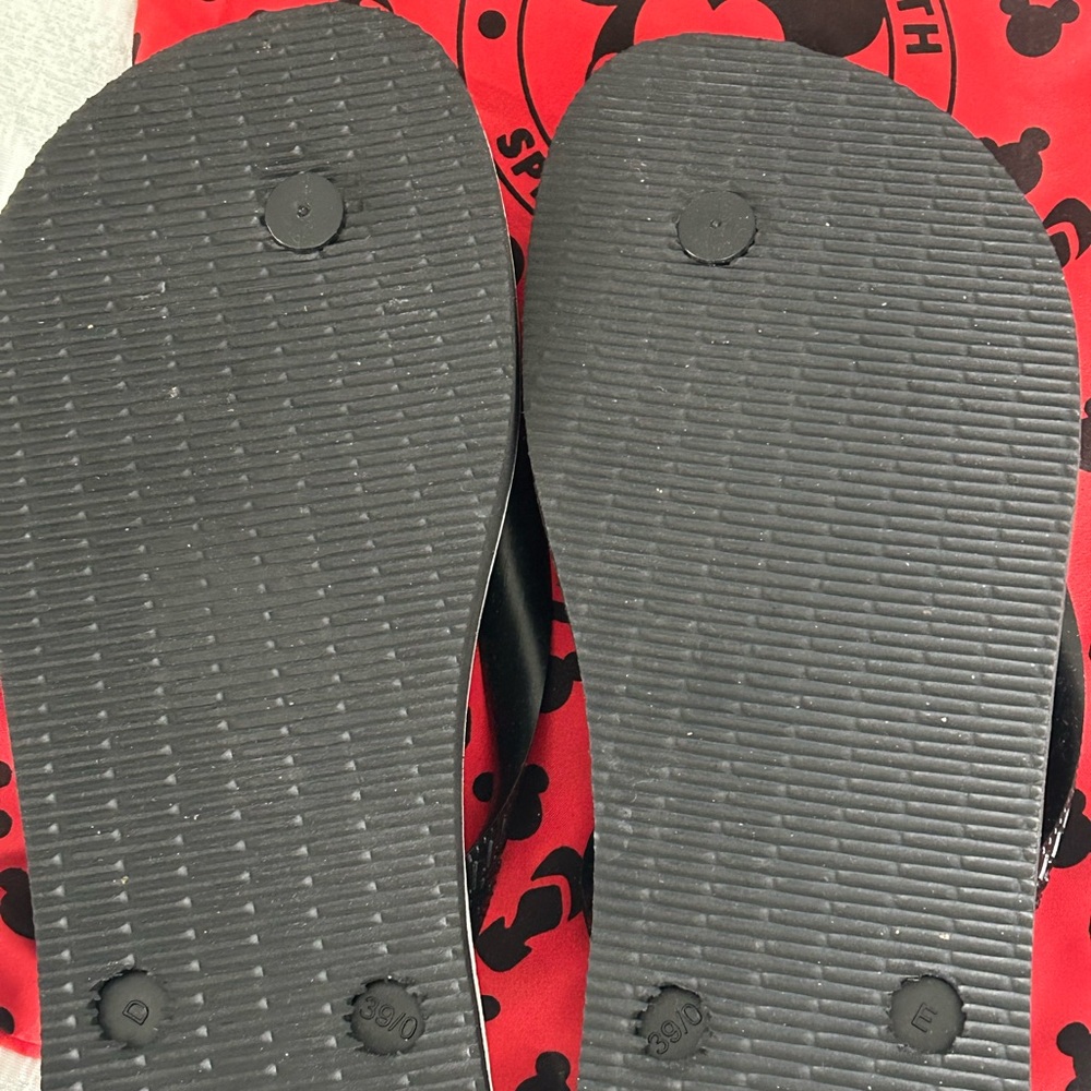 NWOT Havainas flip flops - Picture 3 of 3